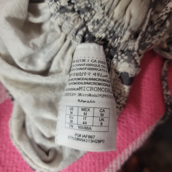 Guess tank tops with jewels & chains on the side.. snake skin style - Picture 9 of 10